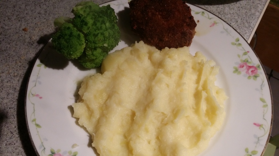Easy Dinner Mashed Potatoes and Meatballs